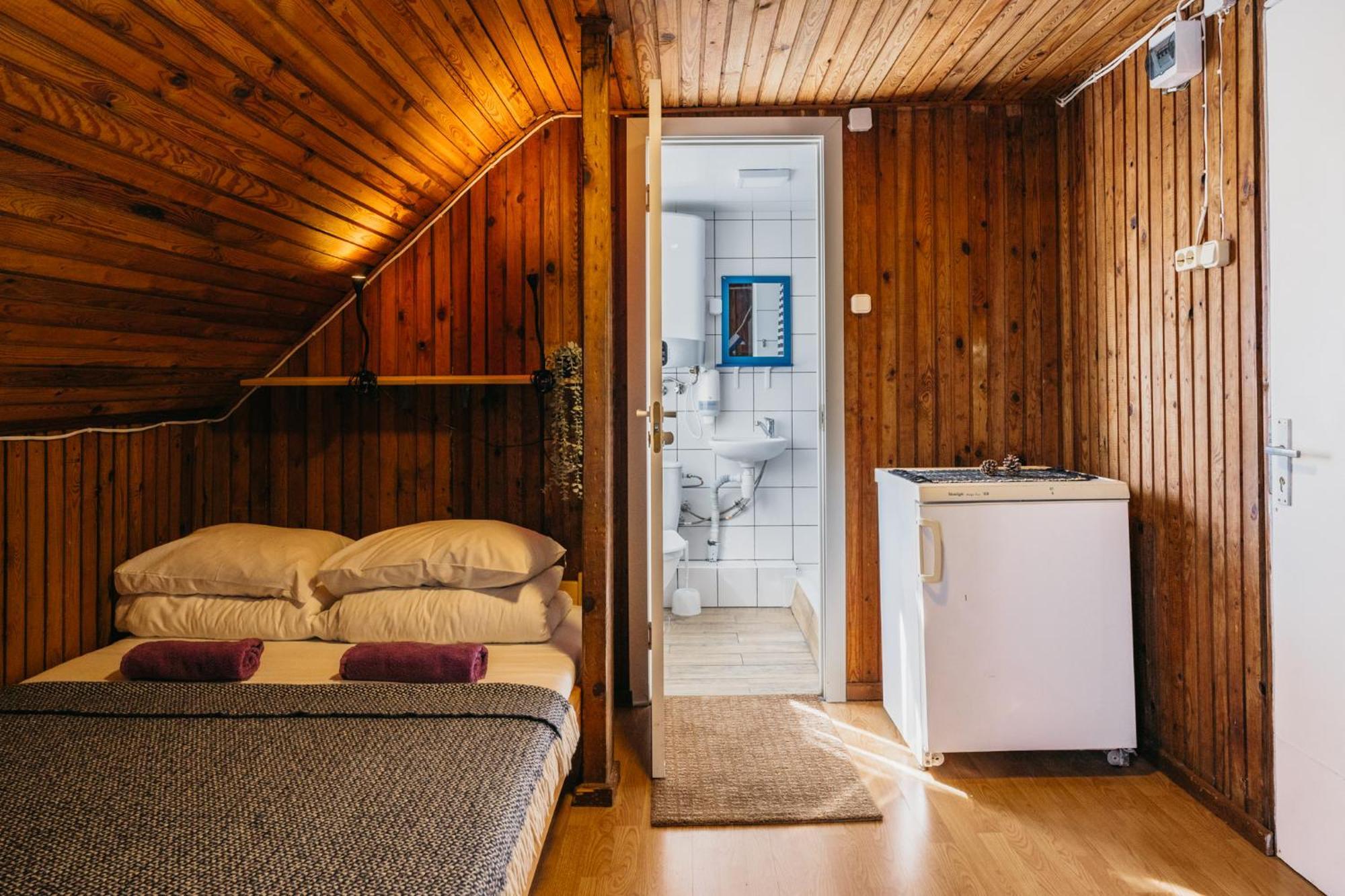 Hotel Guboja Nida Habitación foto